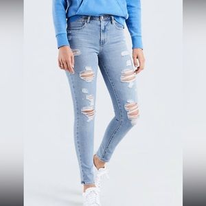 Levi’s 721 High Rise Ripped Skinny jeans size 27